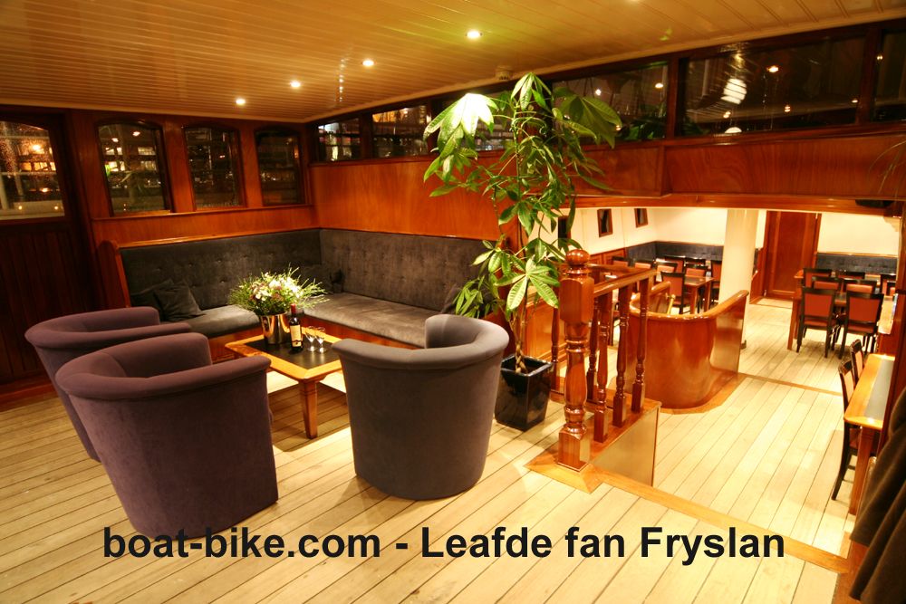 Leafde fan Fryslan - saloon