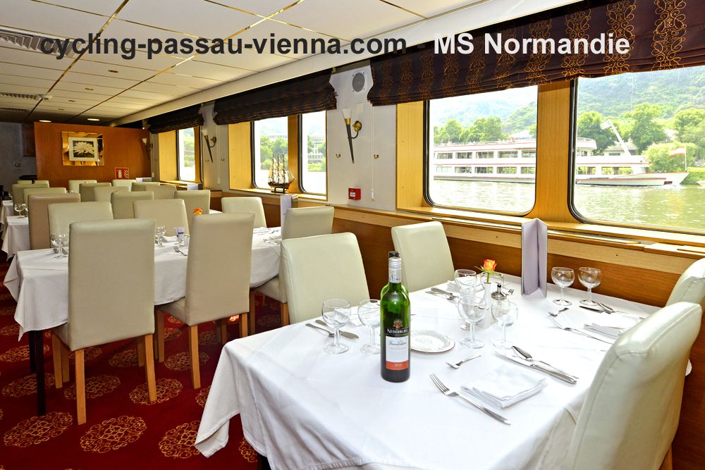 MS Normandie - restaurant