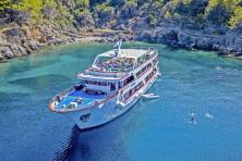 Cruise in Croatia - on a Motor Yacht - MY Mystic
